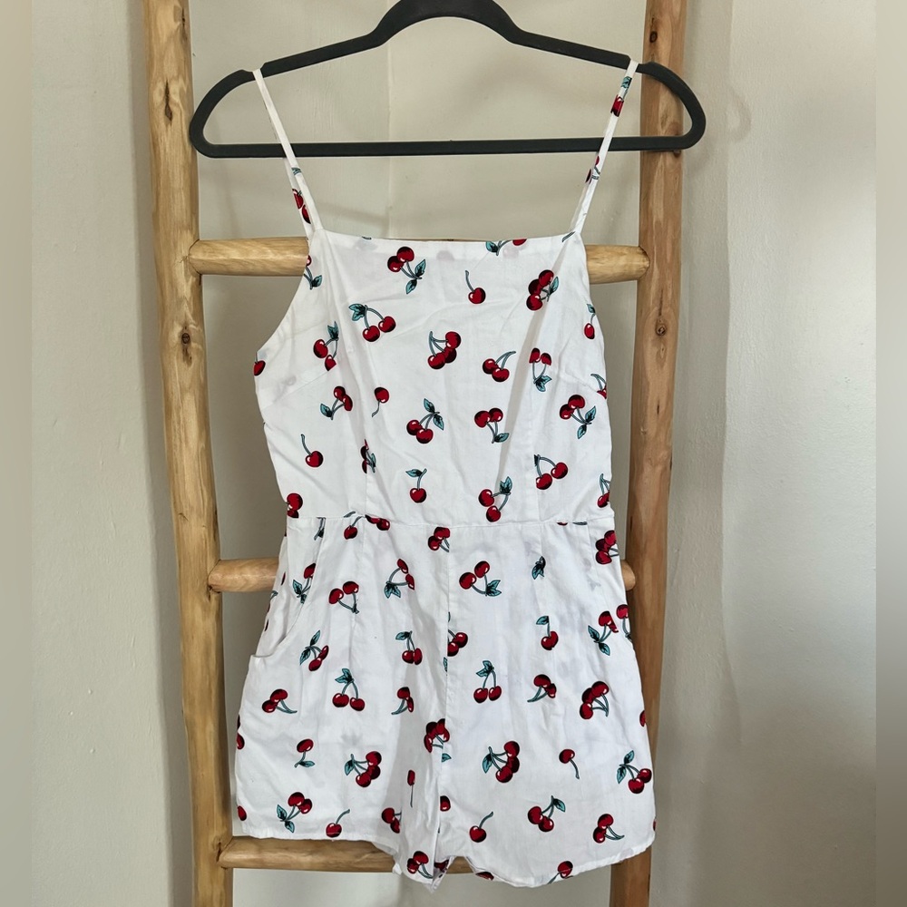SUPERDOWN SHERRIE PRINTED ROMPER IN WHITE CHERRY - Picture 3 of 5